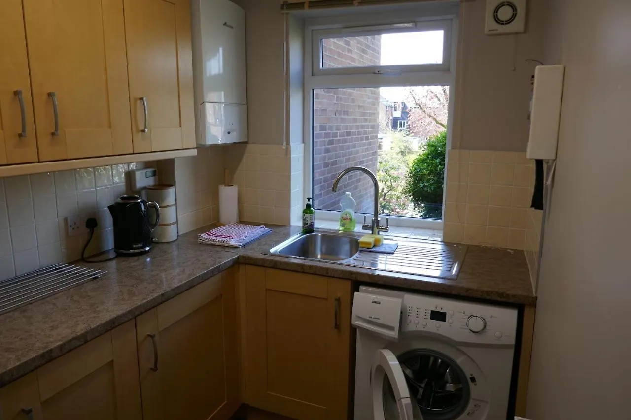 2 Bedroom House Walking Distance To City Centre With Free Parking 요크 펜션