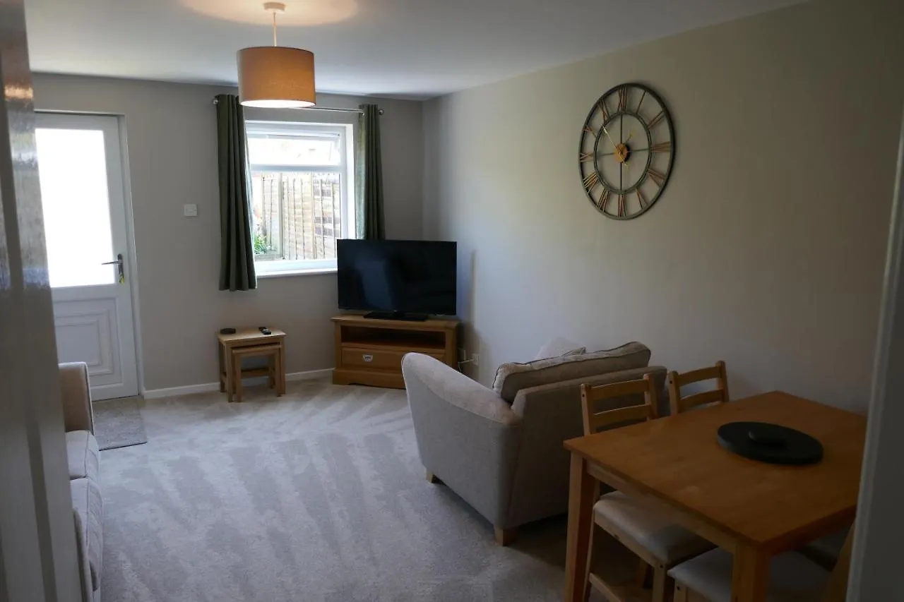2 Bedroom House Walking Distance To City Centre With Free Parking 요크