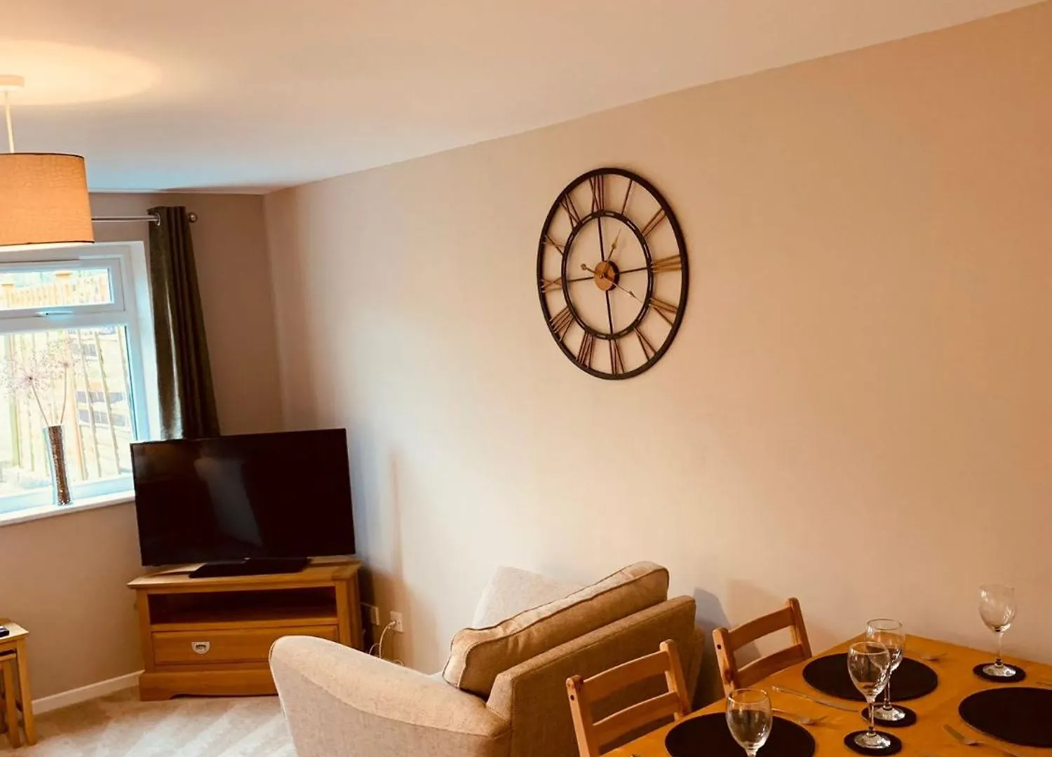 2 Bedroom House Walking Distance To City Centre With Free Parking 요크