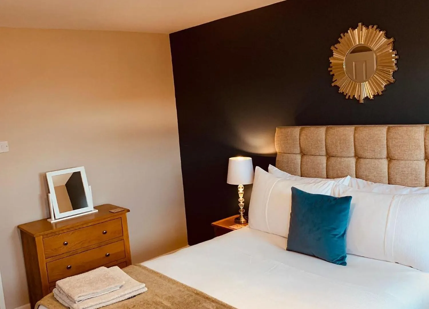 2 Bedroom House Walking Distance To City Centre With Free Parking 요크 0*,