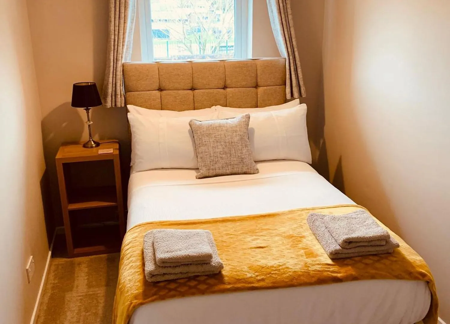 2 Bedroom House Walking Distance To City Centre With Free Parking 요크
