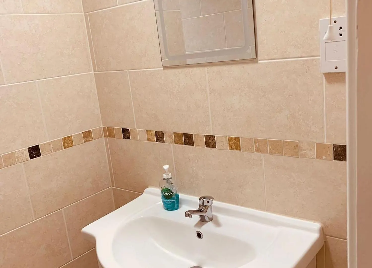 2 Bedroom House Walking Distance To City Centre With Free Parking 요크
